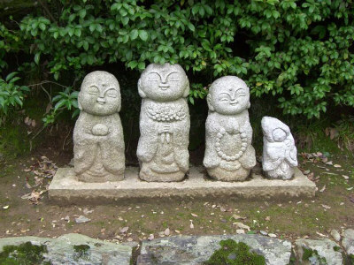 Jizo-Arashiyama.JPG (151455 octets)